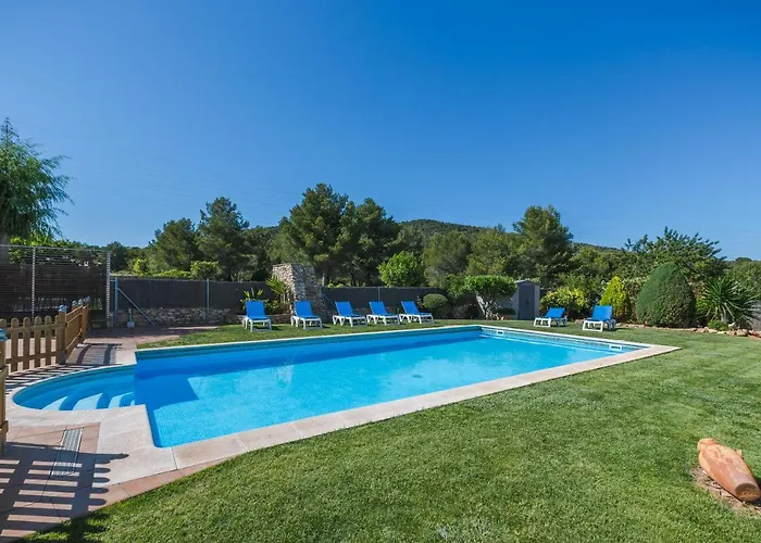 Casa Neus Bara بيت للعطل