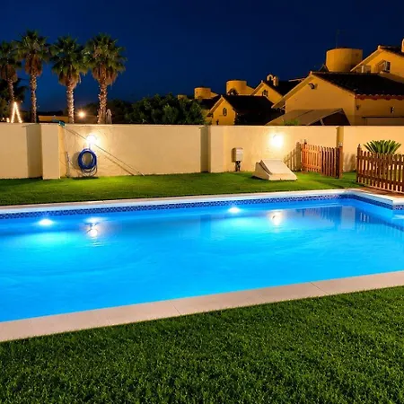 Holiday home Neus Bara, Jardin Y Piscina Privada *