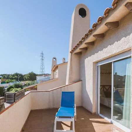 Neus Bara, Jardin Y Piscina Privada *